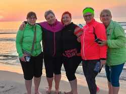 Am Strand - Heike, Małgorzata, Claudia, Danuta und Teresa