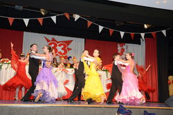 Die beiden Tanzgruppen der Grundschule Slawno beeindruckten und begeisterten mit ihren Darbietungen beim Seniorenkarneval und auch beim Kinderkarneval am Sonntag. Foto: tol/SZ