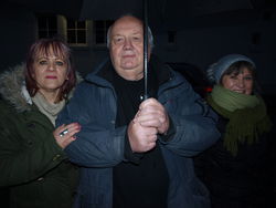 Behindertenbetreuung ist in Slawno (r.) tagsüber gar nicht so viel anders als in Rinteln. Das erfuhren Danuta Maderska (l.) und Grazyna Buczkowska (r.) aus Slawno beim Besuch in Rinteln von Lebenshilfe-Chef Herbert Meier und bahnten festere Kontakte an. dil (2)