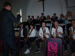 Im Lakeland Church Centre in Bowness überzeugt die Ernestinum Bigband unter Leitung von Daniel Ellermann mit ihren zweiten Konzert der Kendal-Tour 2017. Foto: dil