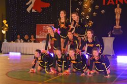 Die Tanzdarbietungen der Rintelner Tanzgarde überzeugen in der Aula einer Schule in Slawno die mehr als 200 Zuschauer. Foto: pr